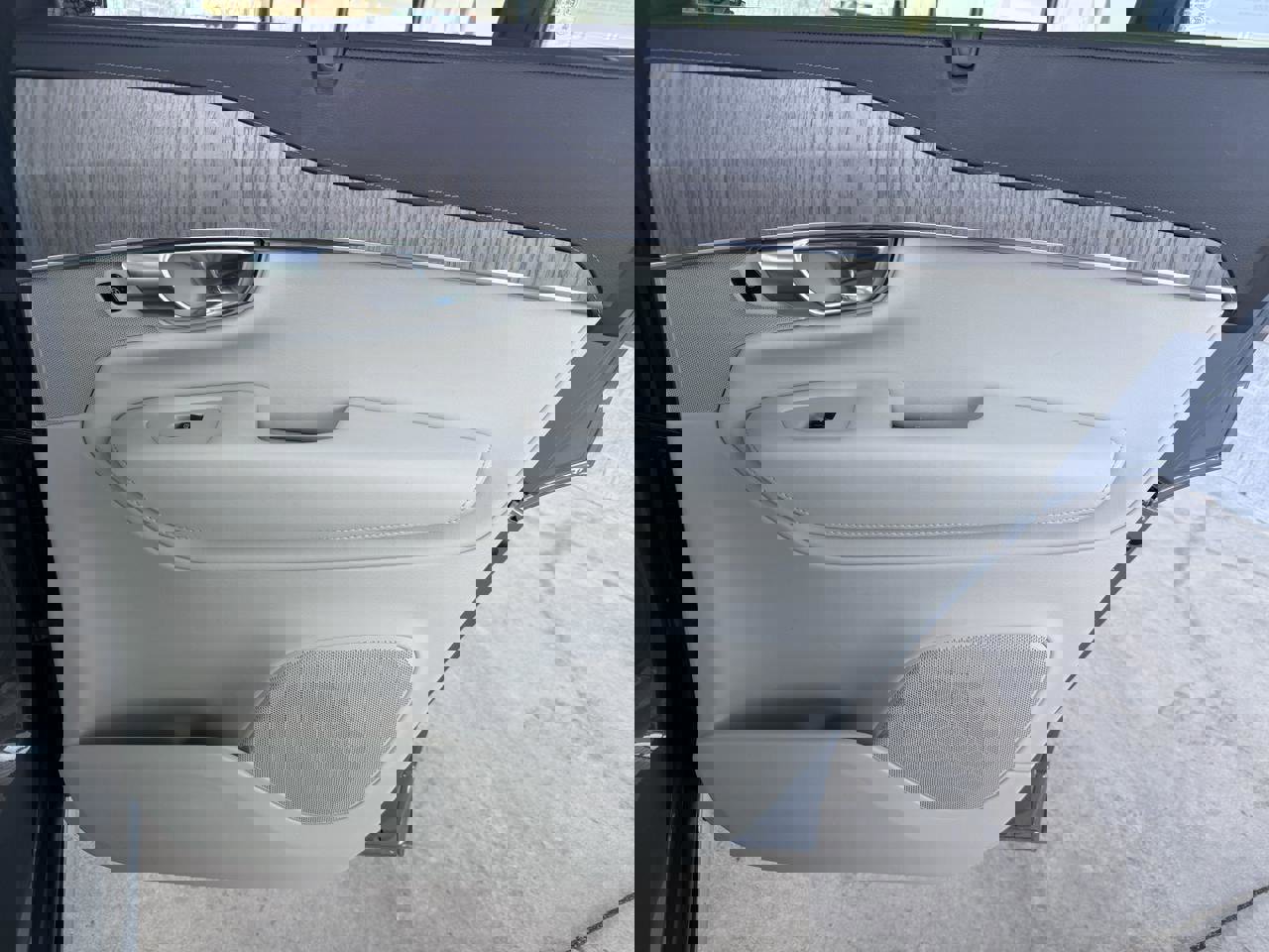 Used 2023 Volvo XC90 T8 Ultimate image 38