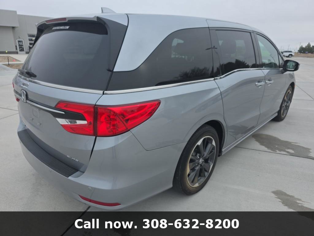 Used 2023 Honda Odyssey Elite image 5