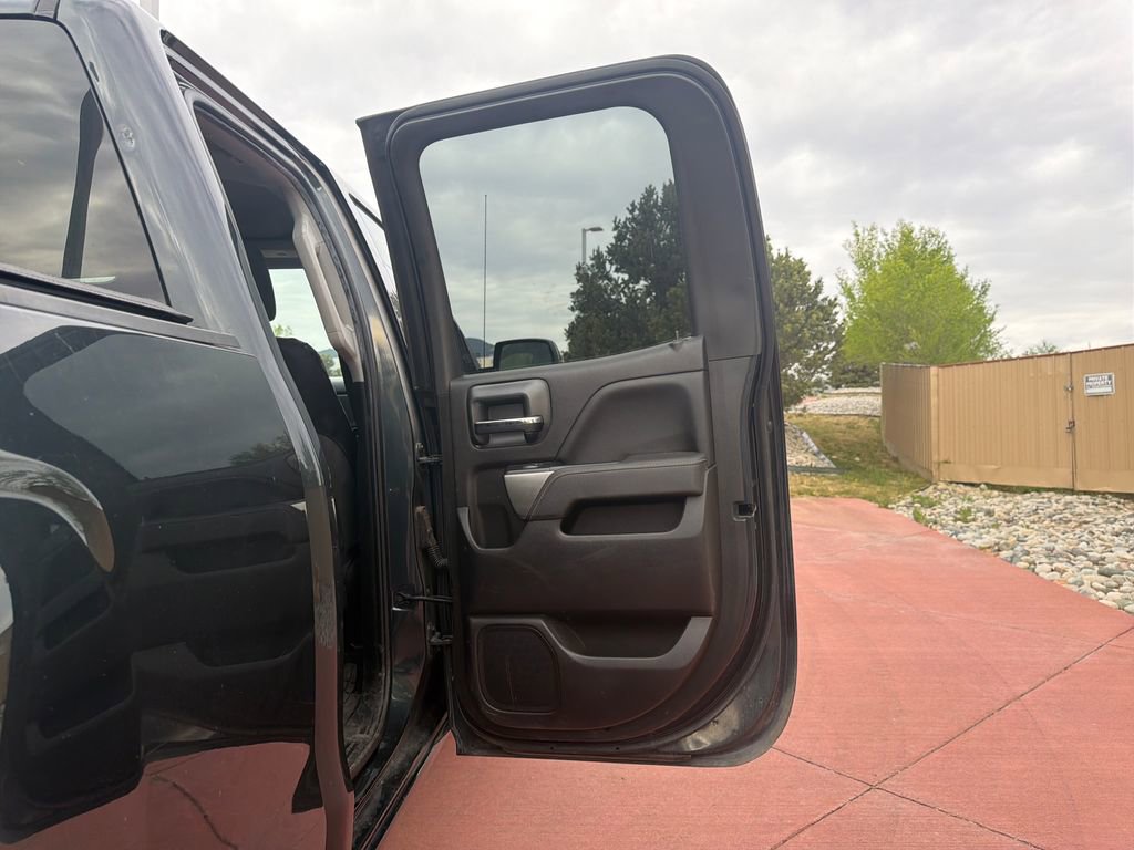 Used 2018 Chevrolet Silverado 1500 LT AWD/4WD image 23