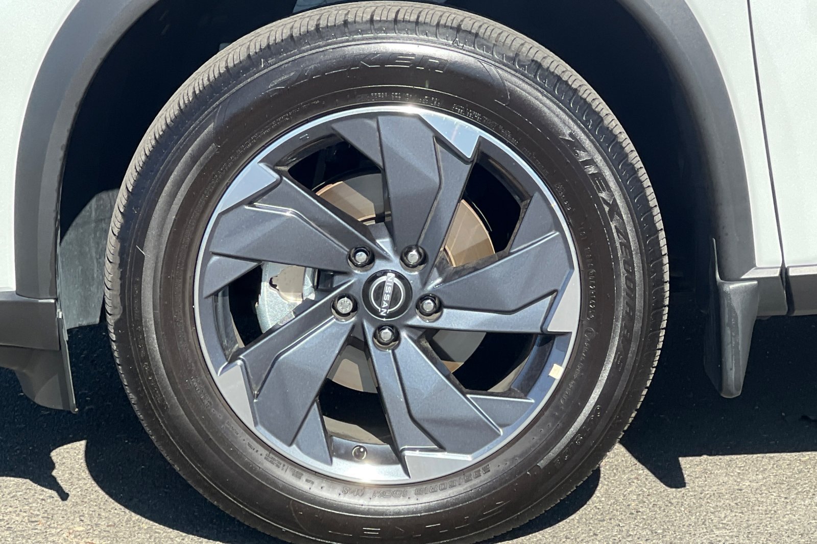 Certified 2026 Nissan Rogue SV FWD image 32