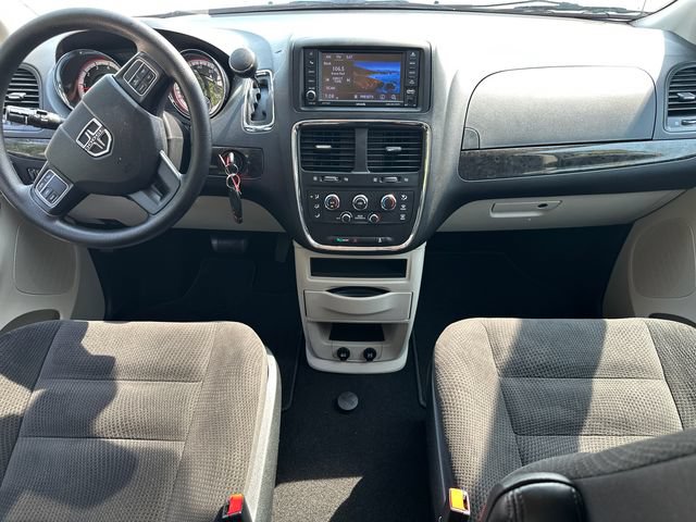 Used 2018 Dodge Grand Caravan SE w/ UConnect Hands-Free Group FWD image 21