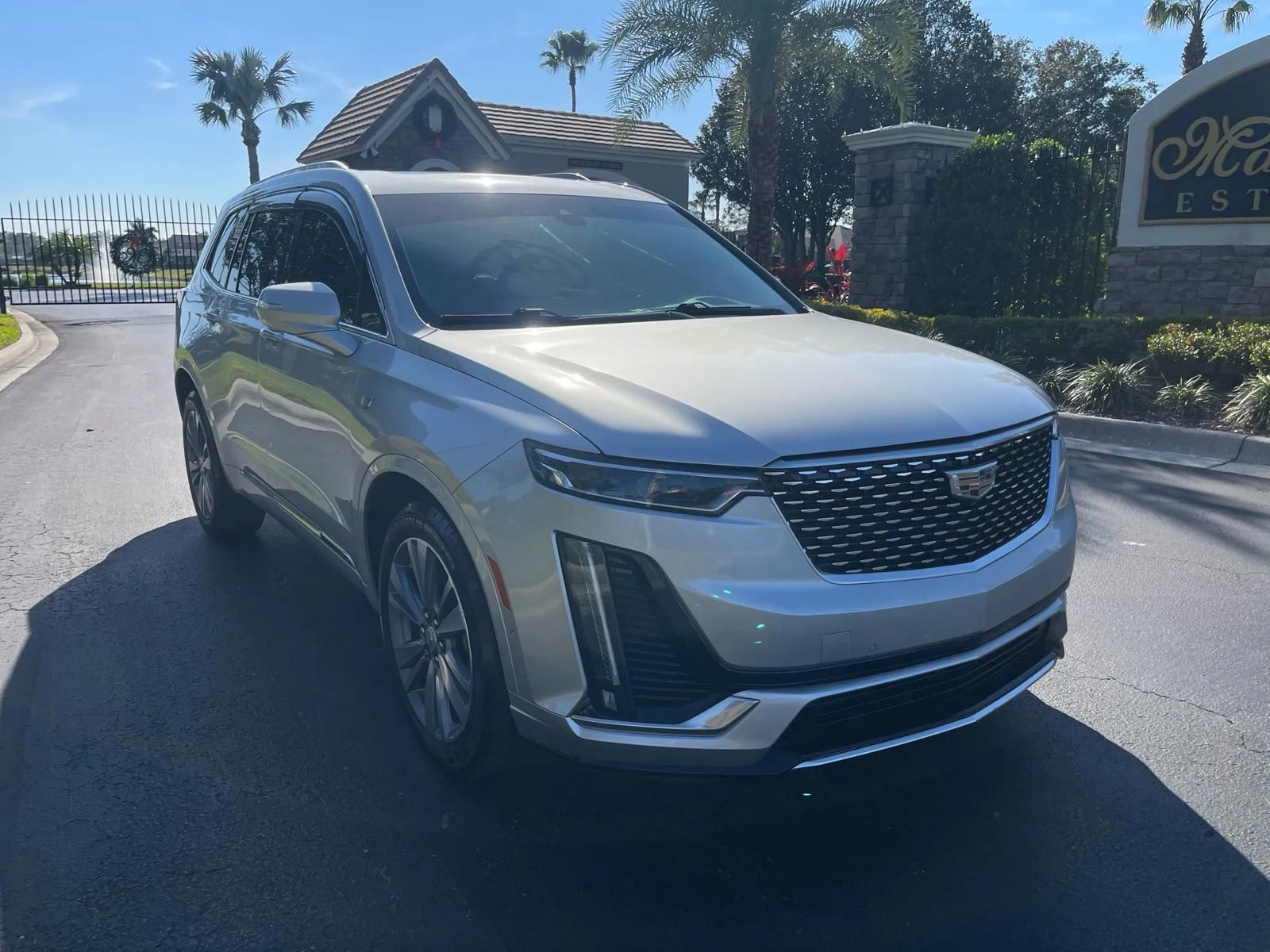Used 2020 Cadillac XT6 Premium Luxury image 2