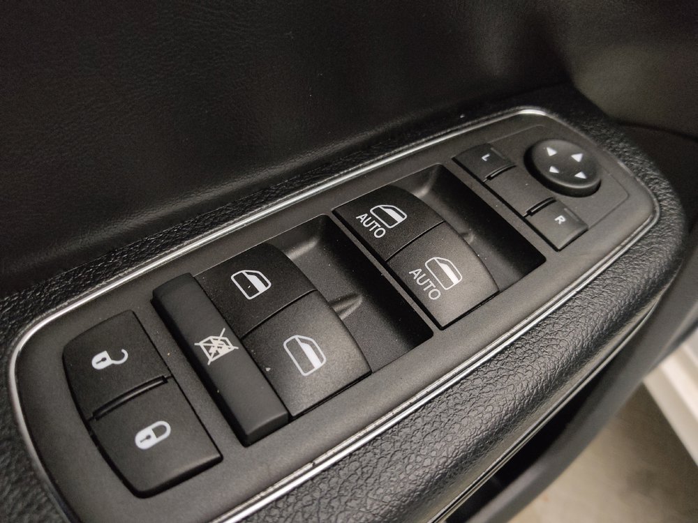 Used 2015 Chrysler 300 S w/ 300S Premium Group RWD image 27