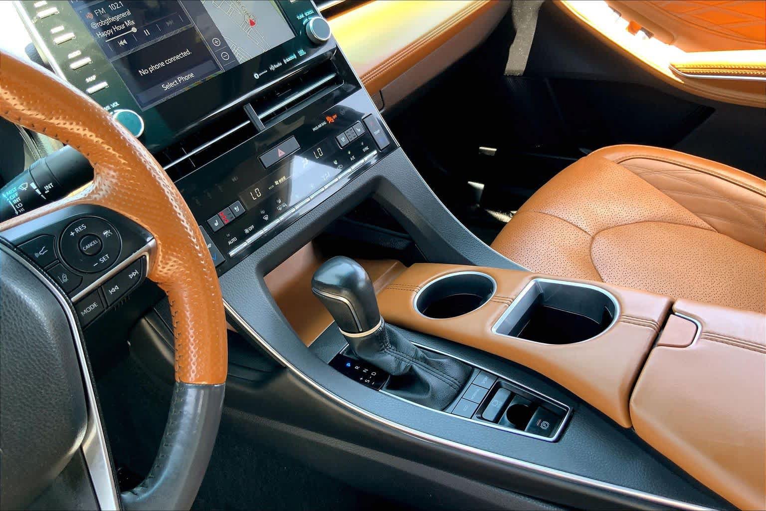 Used 2022 Toyota Avalon Limited w/ Advanced Safety Package FWD image 16