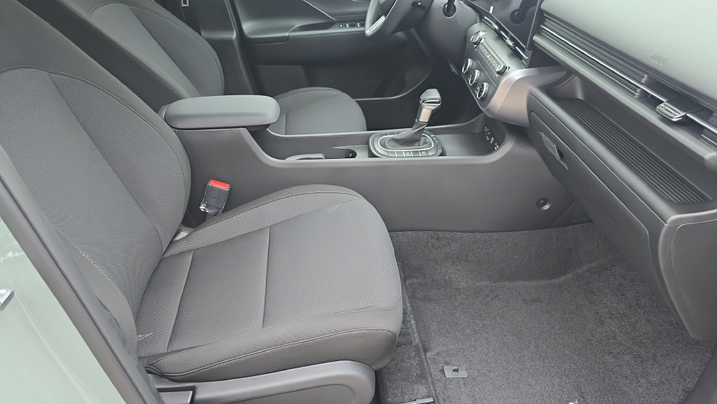 New 2027 Hyundai Kona SE FWD image 12