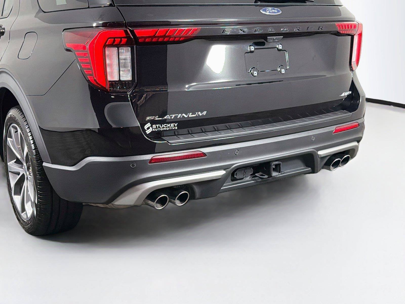Used 2025 Ford Explorer Platinum w/ Ultimate Package AWD/4WD image 39