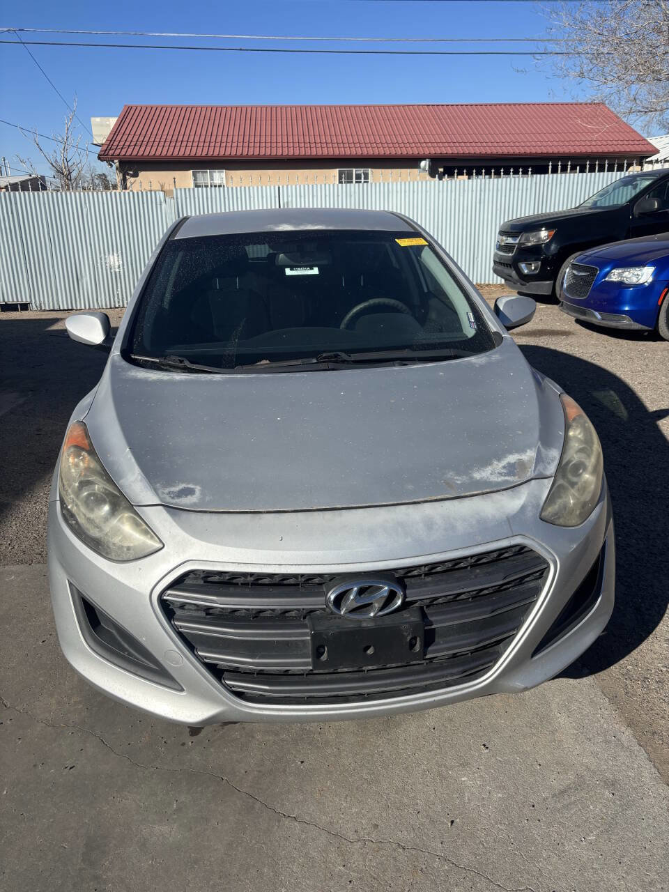 Used 2017 Hyundai Elantra GT image 3