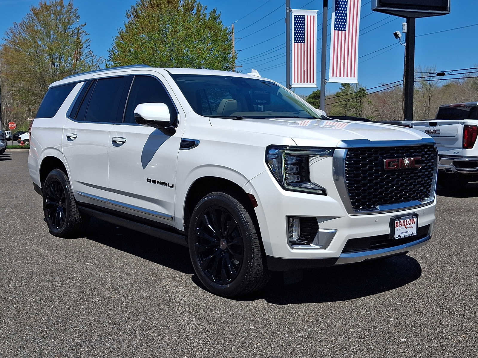 Used 2022 GMC Yukon Denali w/ Denali Premium Package AWD/4WD image 1