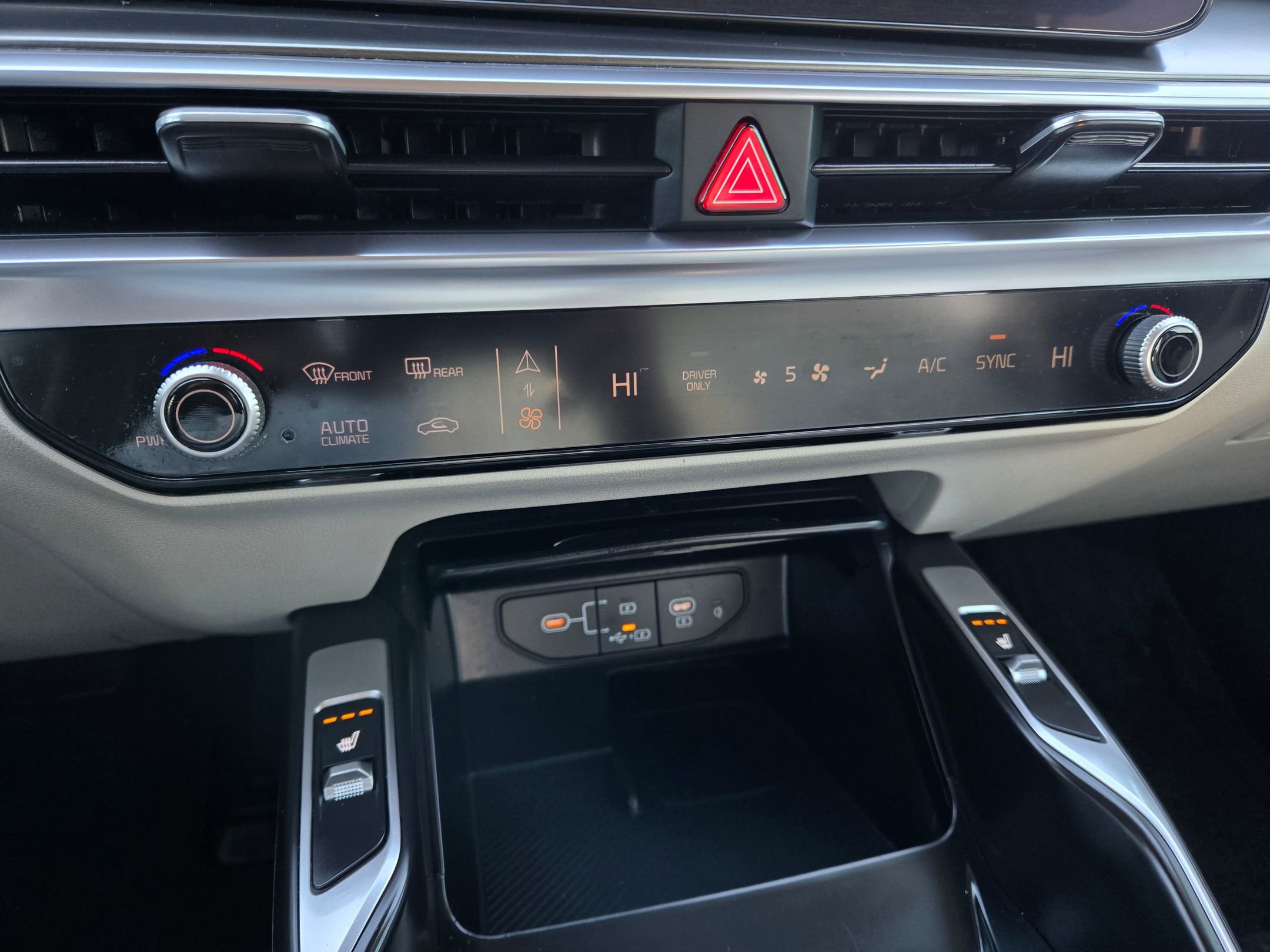 Certified 2025 Kia Sorento EX w/ EX Panoramic Sunroof Package image 29