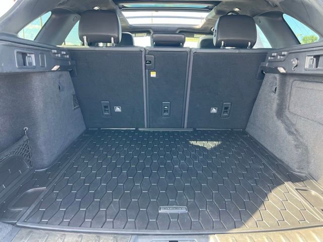 Used 2020 Jaguar F-PACE Premium image 21