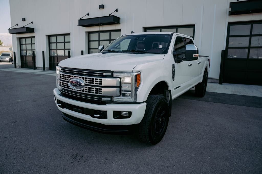Used 2019 Ford F350 Platinum w/ Platinum Ultimate Package image 3