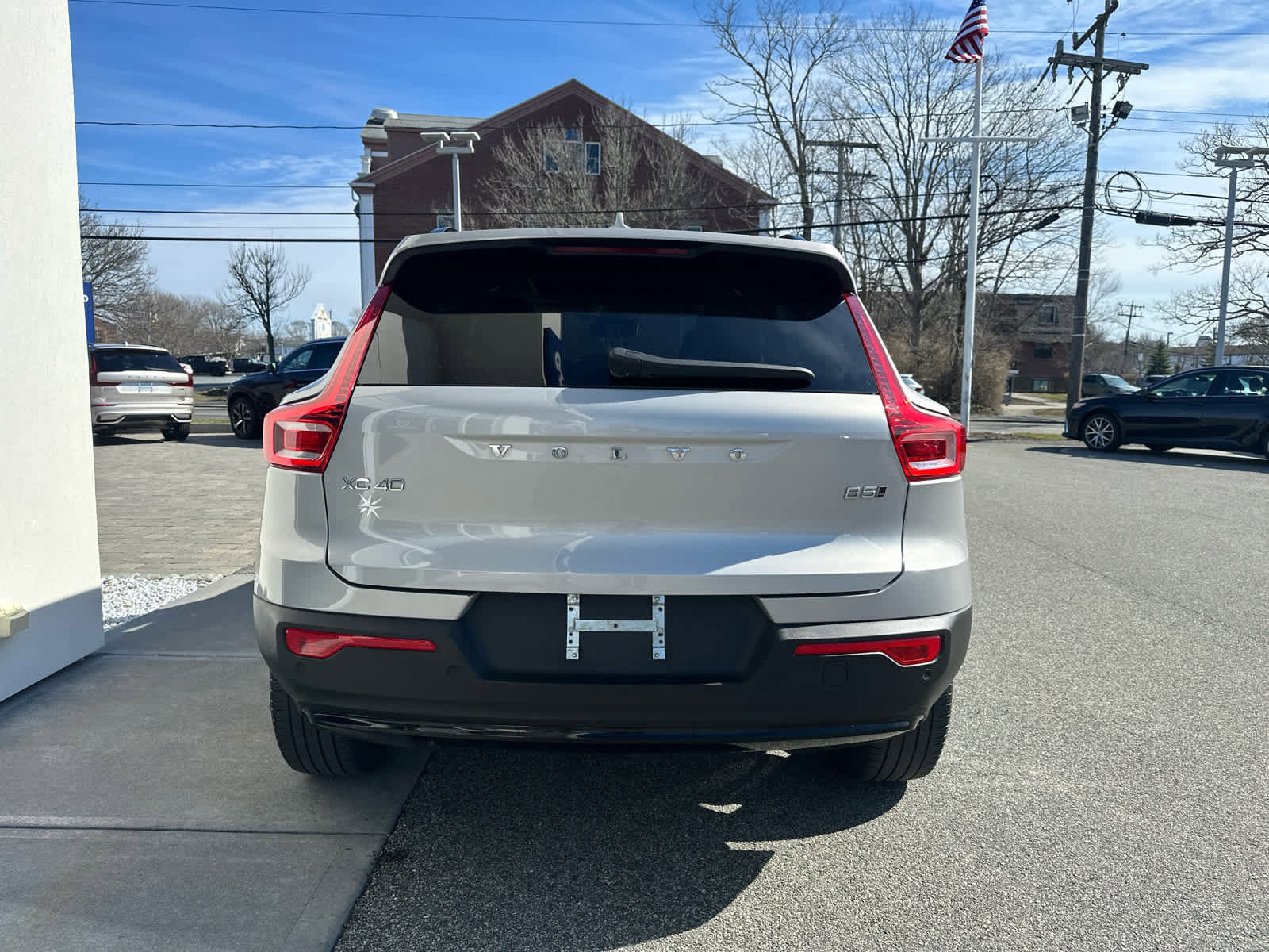 Used 2023 Volvo XC40 B5 Plus w/ Climate Package image 10