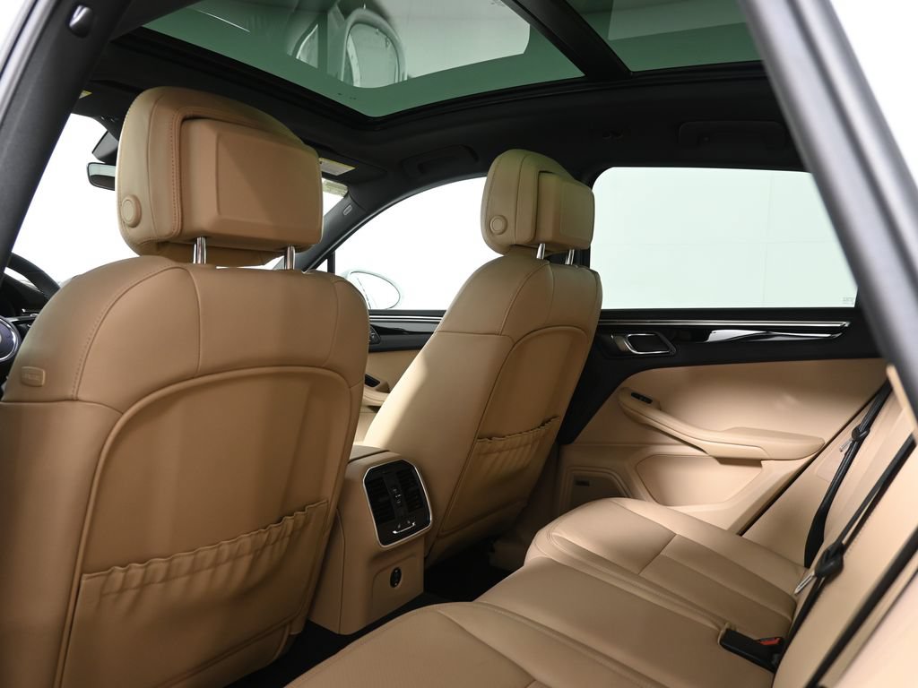 New 2026 Porsche Macan AWD/4WD image 37