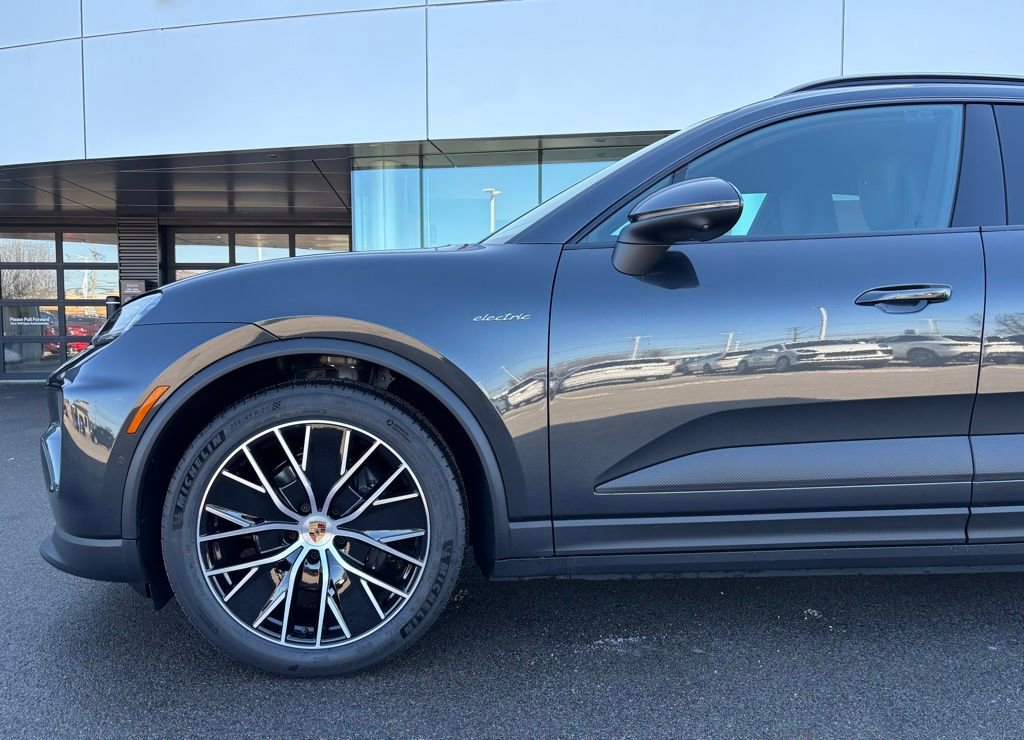 New 2026 Porsche Macan 4 Electric image 34