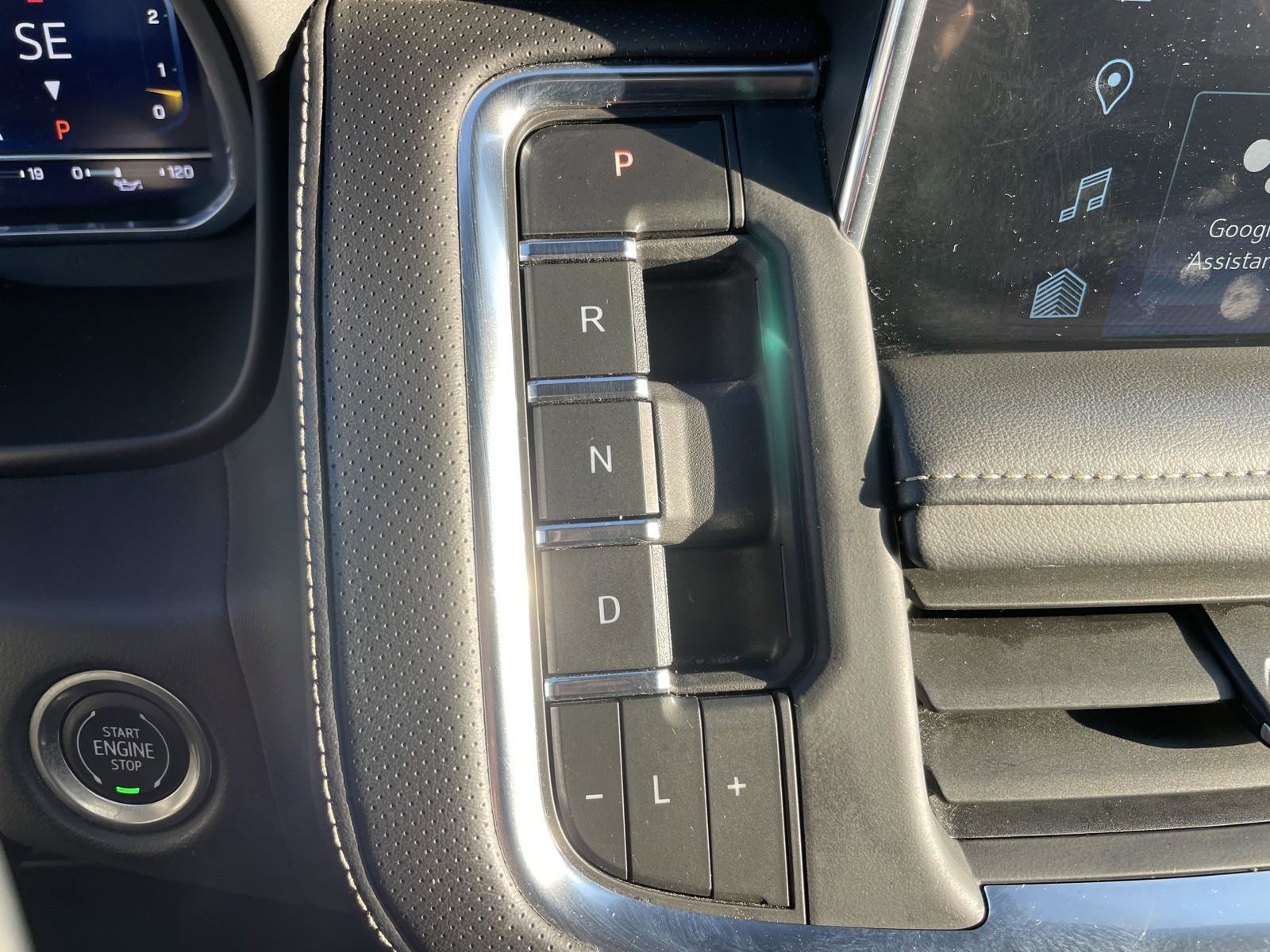 Used 2023 Chevrolet Suburban Premier image 22