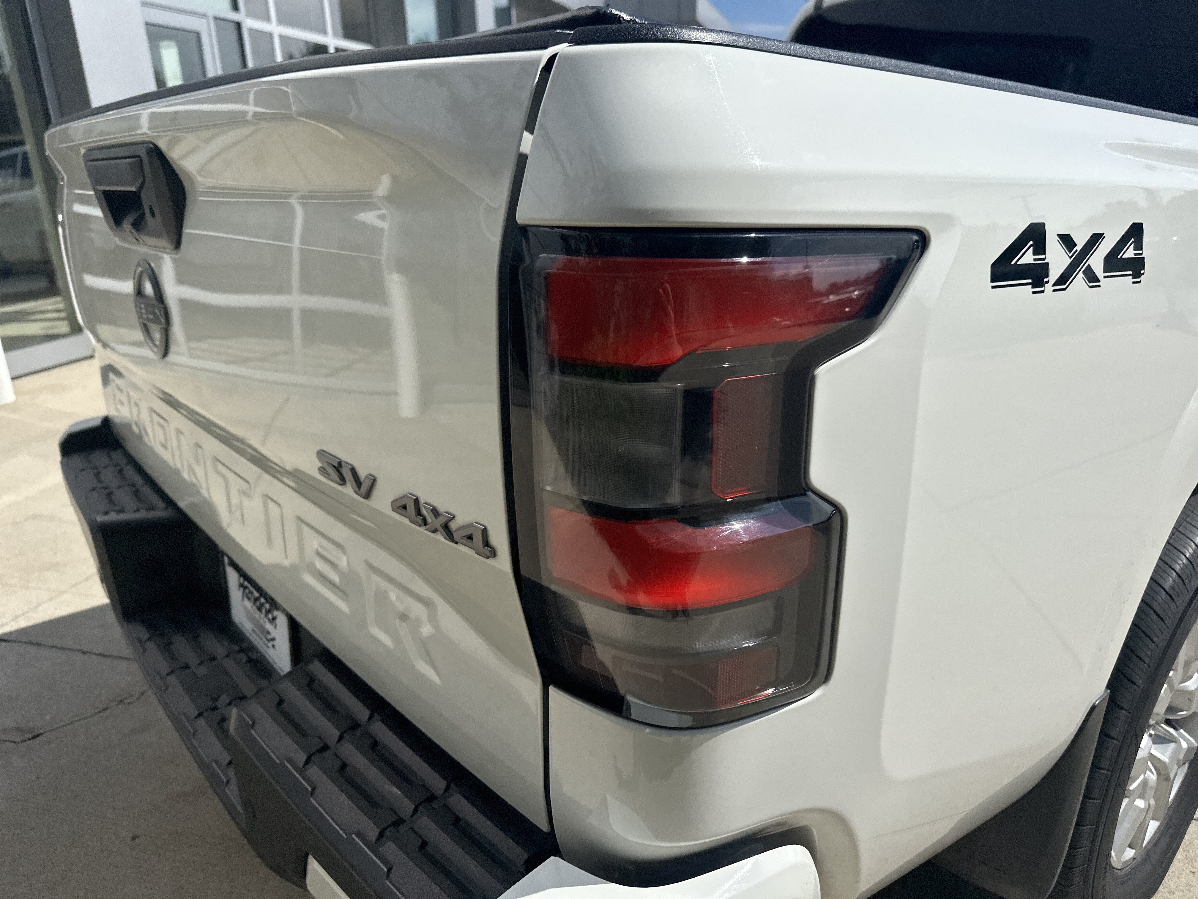 Used 2022 Nissan Frontier SV w/ Technology Package AWD/4WD image 12
