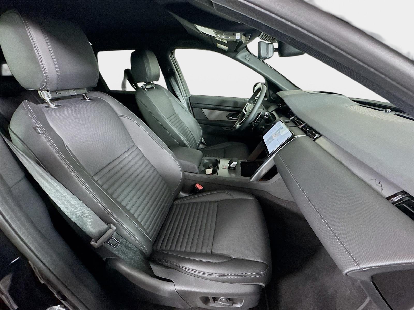 New 2026 Land Rover Discovery Sport Landmark AWD/4WD image 30