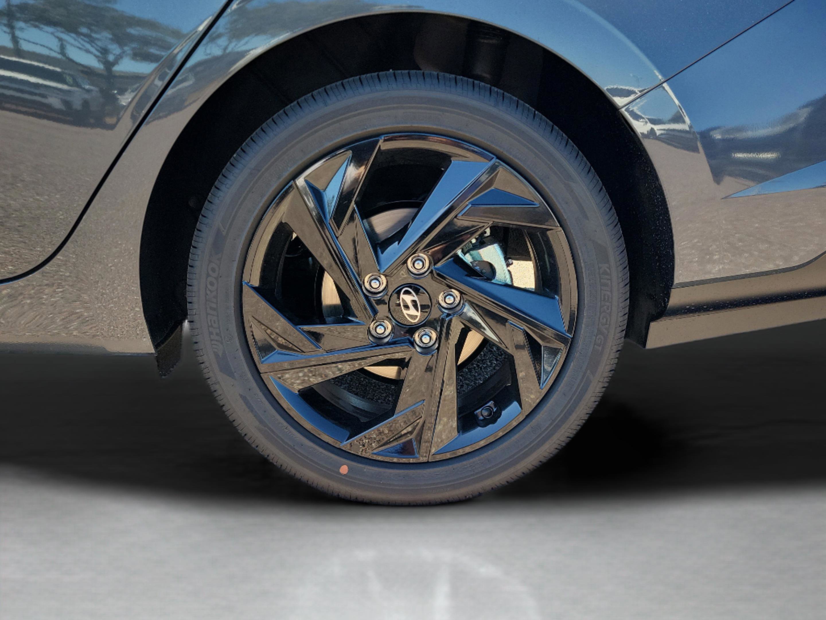 New 2026 Hyundai Elantra SEL Sport image 6