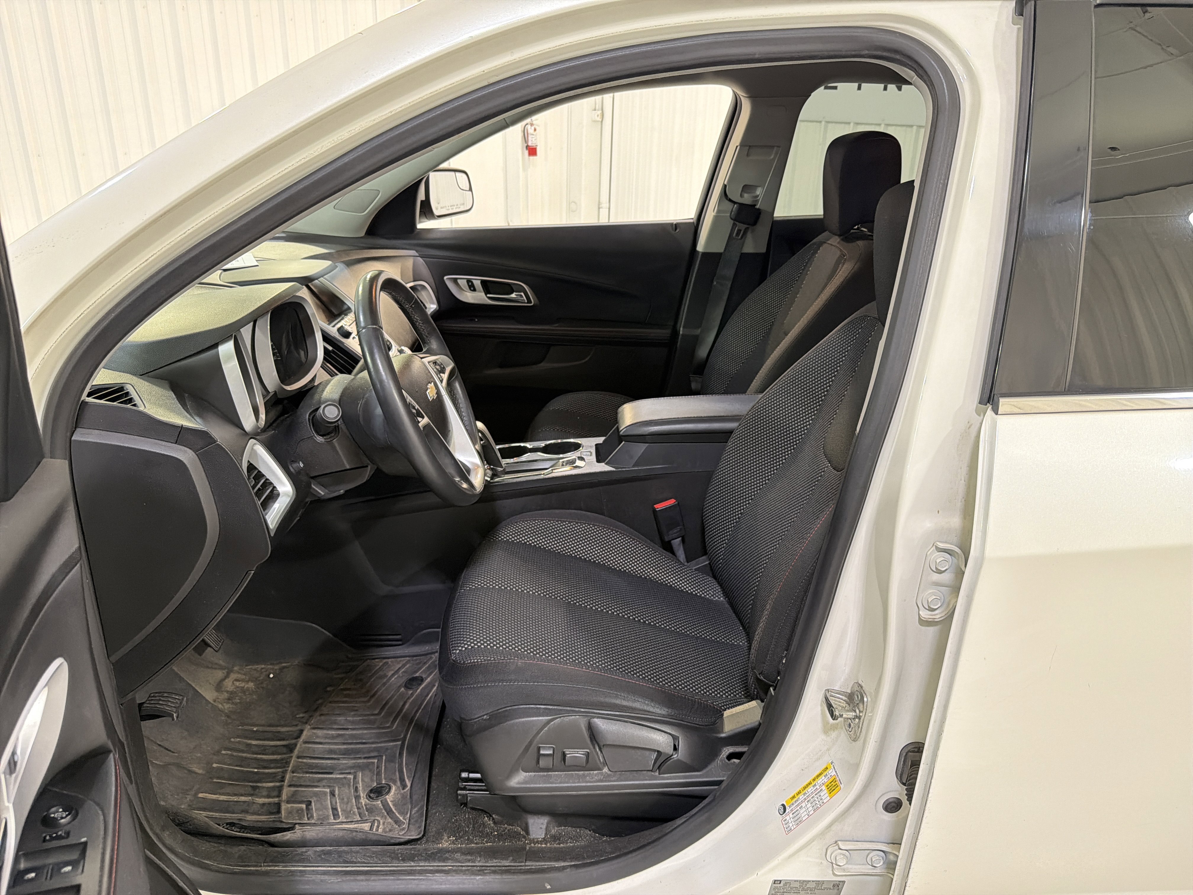 Used 2014 Chevrolet Equinox LT image 11