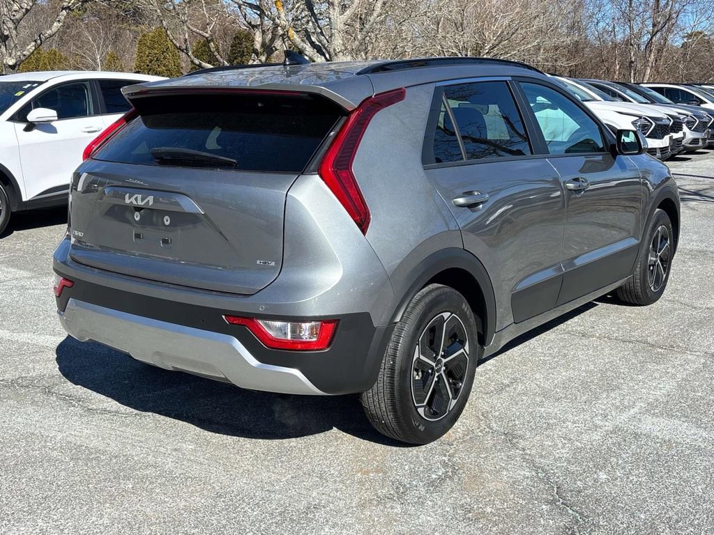Used 2024 Kia Niro EX image 3