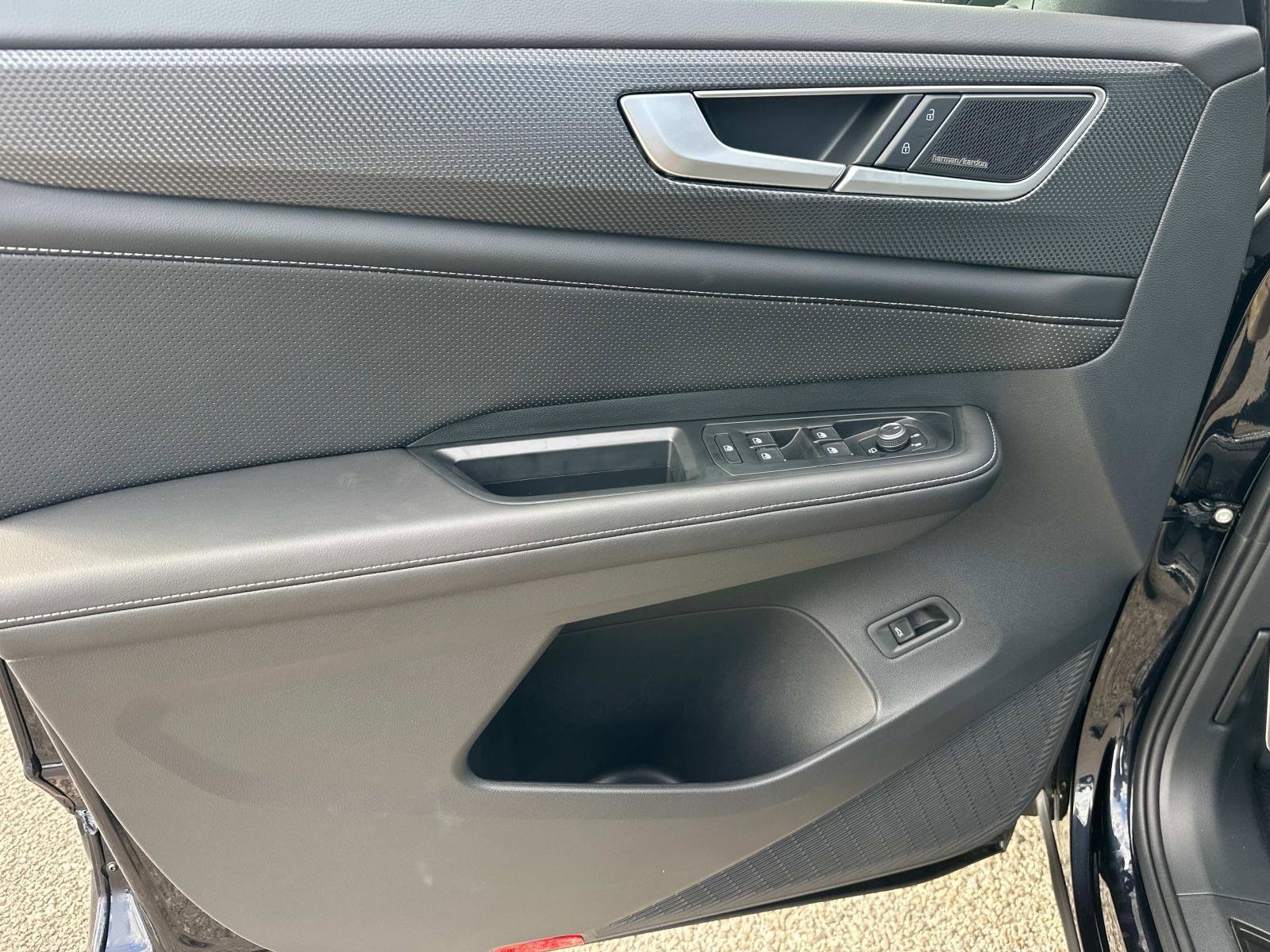 New 2026 Volkswagen Atlas Cross Sport SEL Premium R-Line image 8