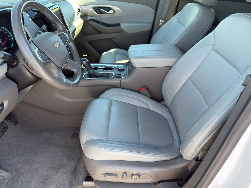 Used 2020 Chevrolet Traverse LT w/ LT Premium Package image 11