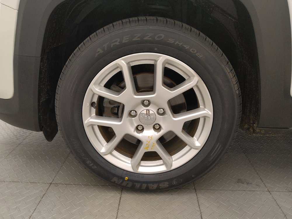 Used 2020 Jeep Renegade Latitude w/ Popular Equipment Group FWD image 31