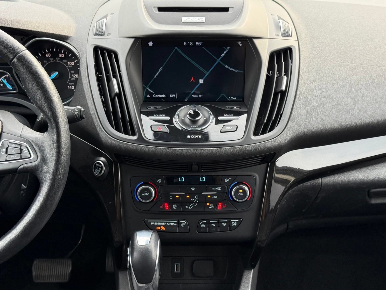 Used 2018 Ford Escape Titanium w/ Ford Safe & Smart Package AWD/4WD image 18