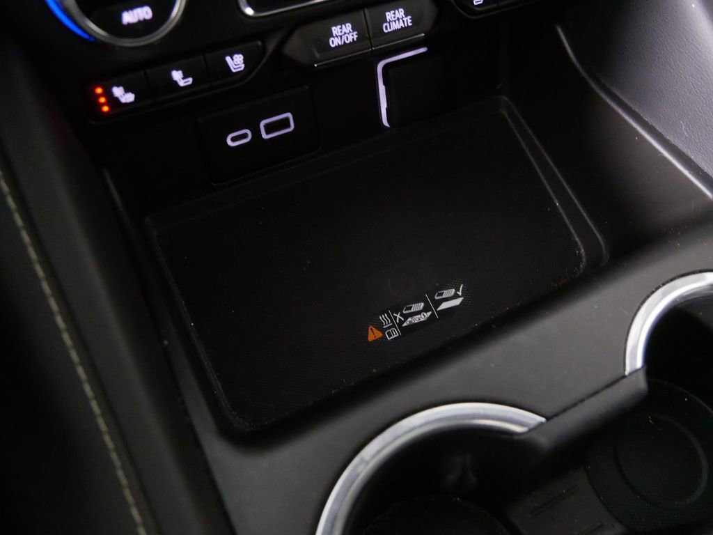 Used 2023 GMC Yukon SLT image 29