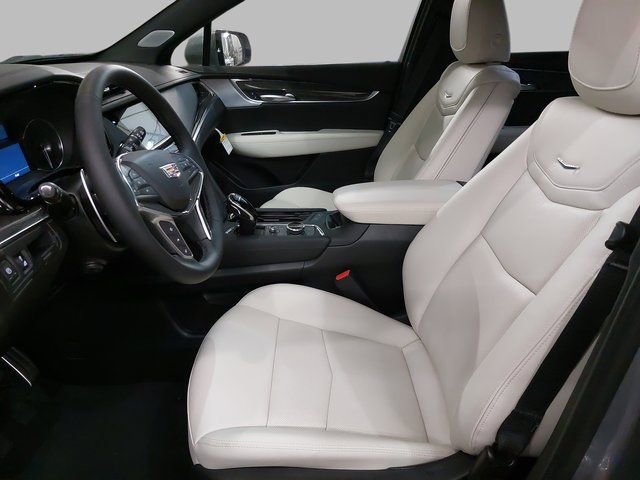 Used 2025 Cadillac XT5 Sportv w/ LPO, Floor Liner Package image 15