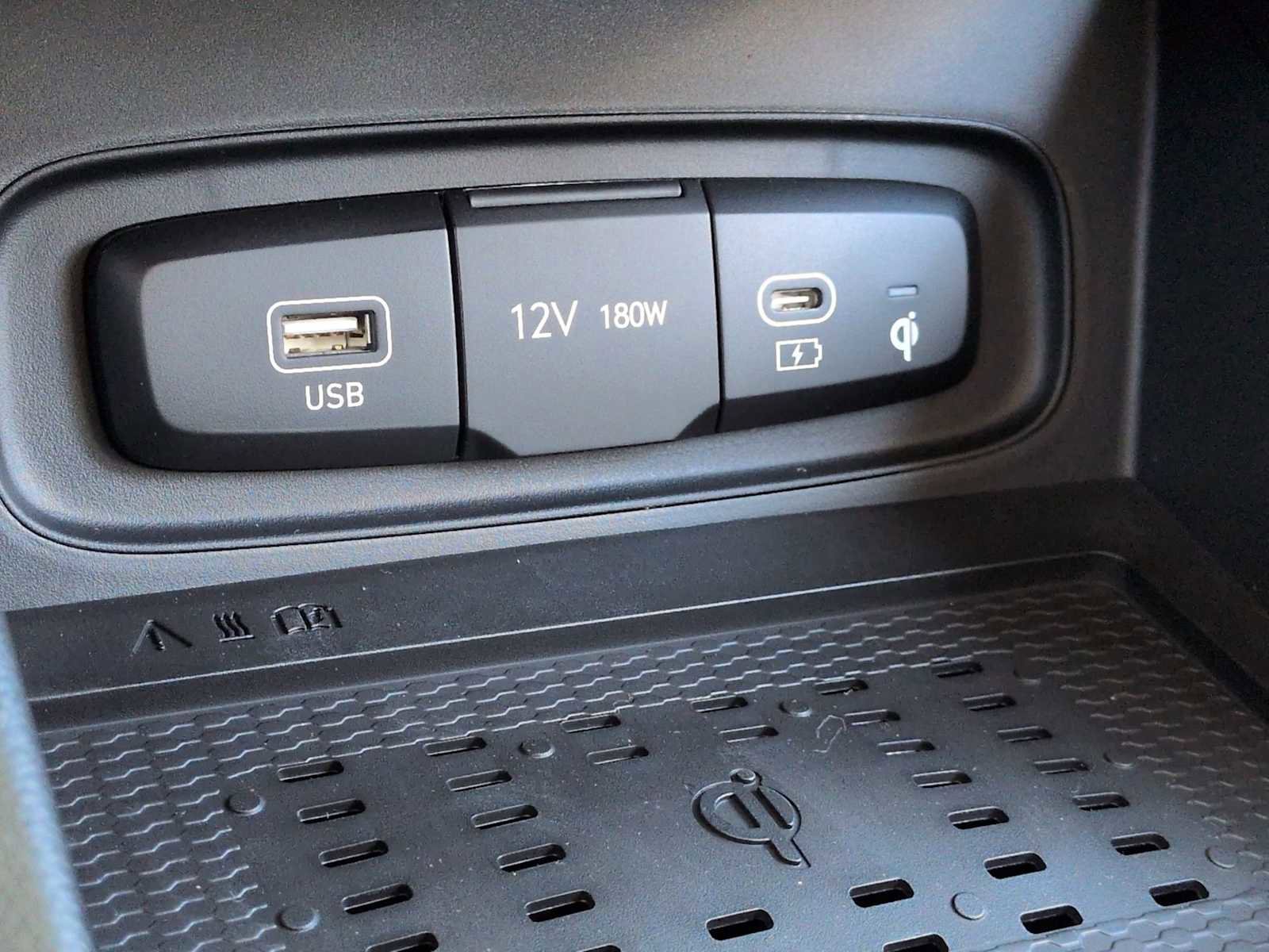 Certified 2026 Hyundai Venue SEL image 31