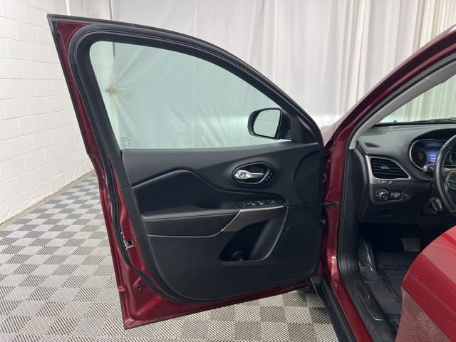 Used 2021 Jeep Cherokee Limited image 17