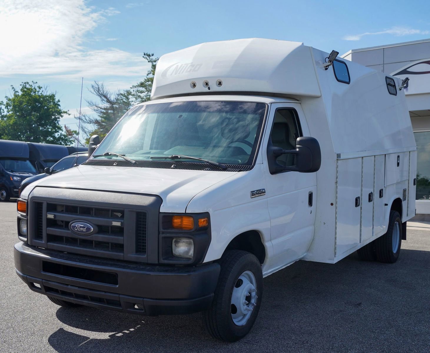 Used 2016 Ford E-450 and Econoline 450 Super Duty w/ Power Windows & Locks Group RWD image 1