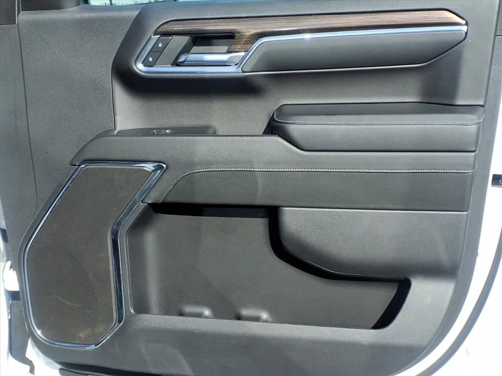 Used 2024 Chevrolet Silverado 1500 LT image 19