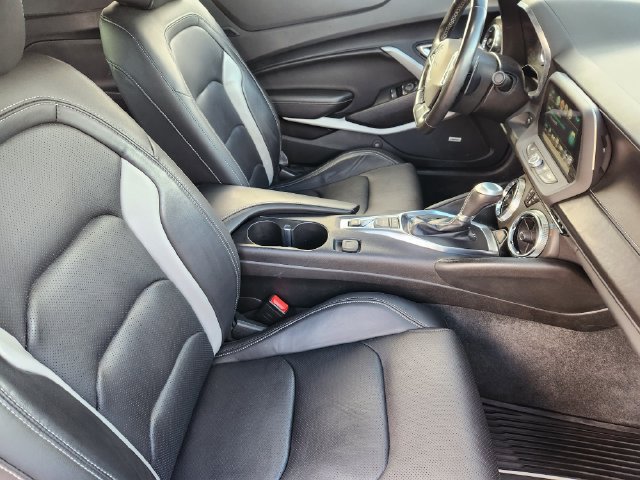 Used 2018 Chevrolet Camaro LT RWD image 19