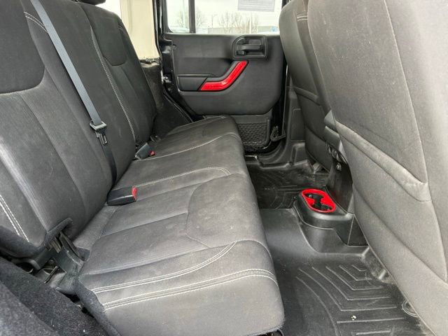 Used 2018 Jeep Wrangler Unlimited Sahara w/ Connectivity Group image 14