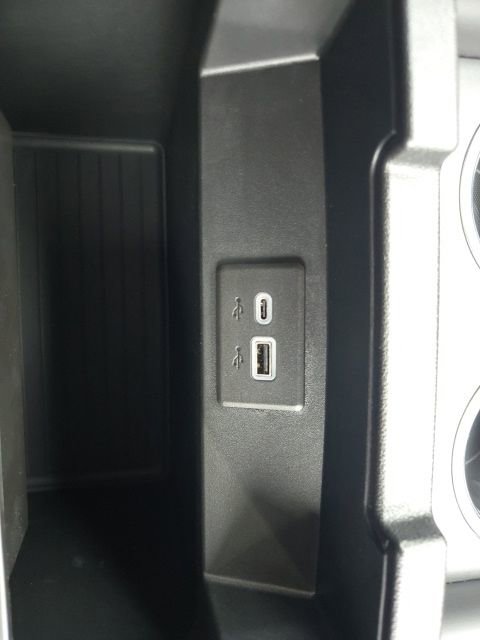 Used 2023 GMC Yukon SLE w/ Gmc Pro Safety Plus Package image 42