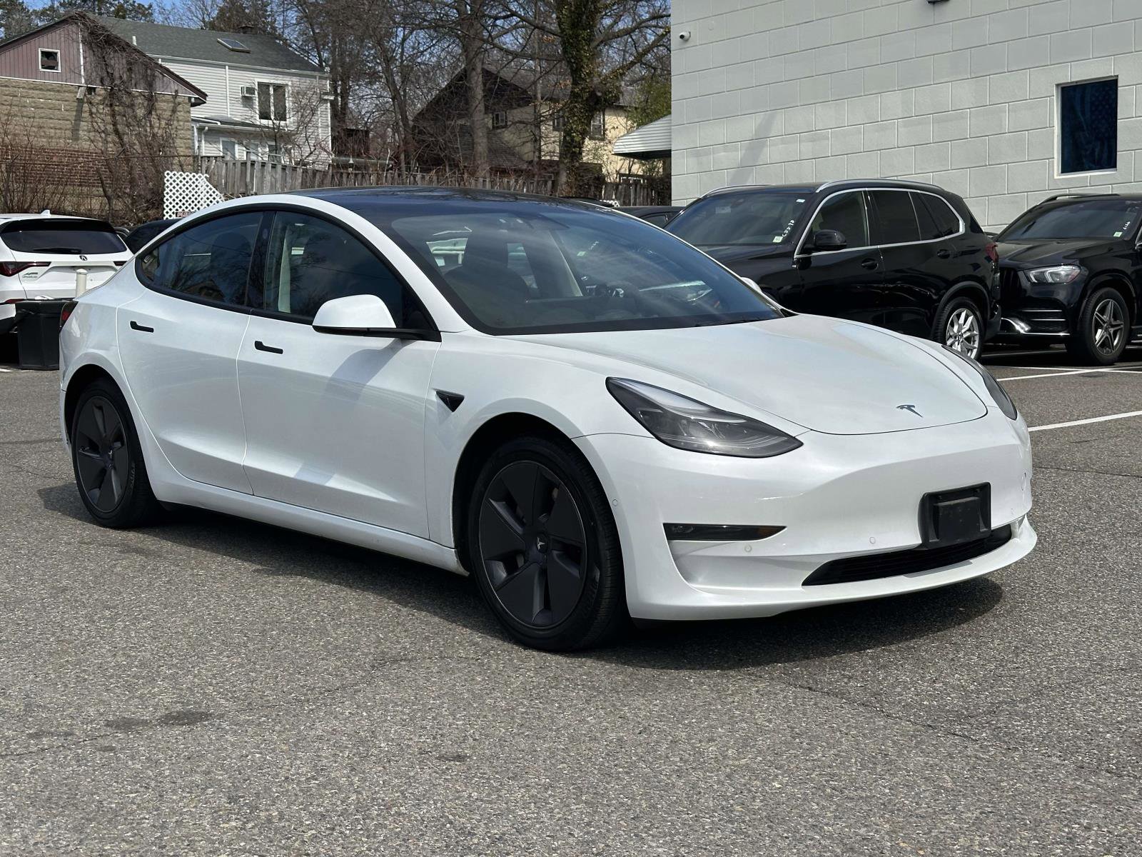 Used 2022 Tesla Model 3 Long Range AWD/4WD image 1