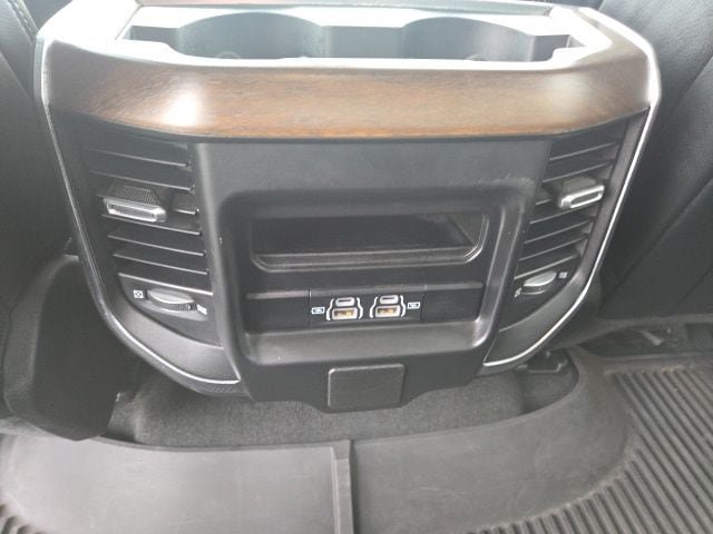 Used 2022 RAM 1500 Laramie AWD/4WD image 8