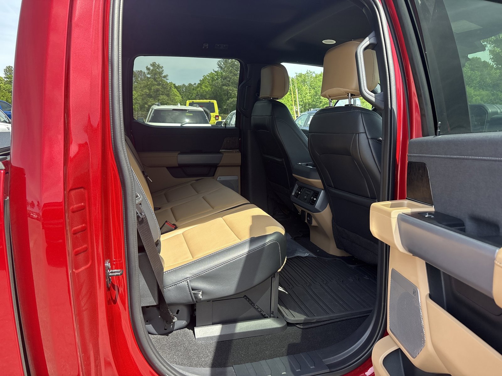 Used 2024 Ford F250 Lariat w/ Lariat Ultimate Package image 29