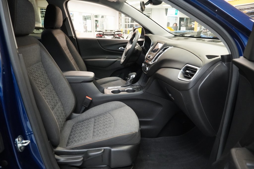 Used 2023 Chevrolet Equinox LT image 32