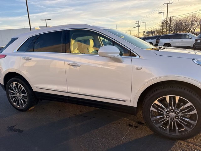 Used 2017 Cadillac XT5 Premium Luxury image 12