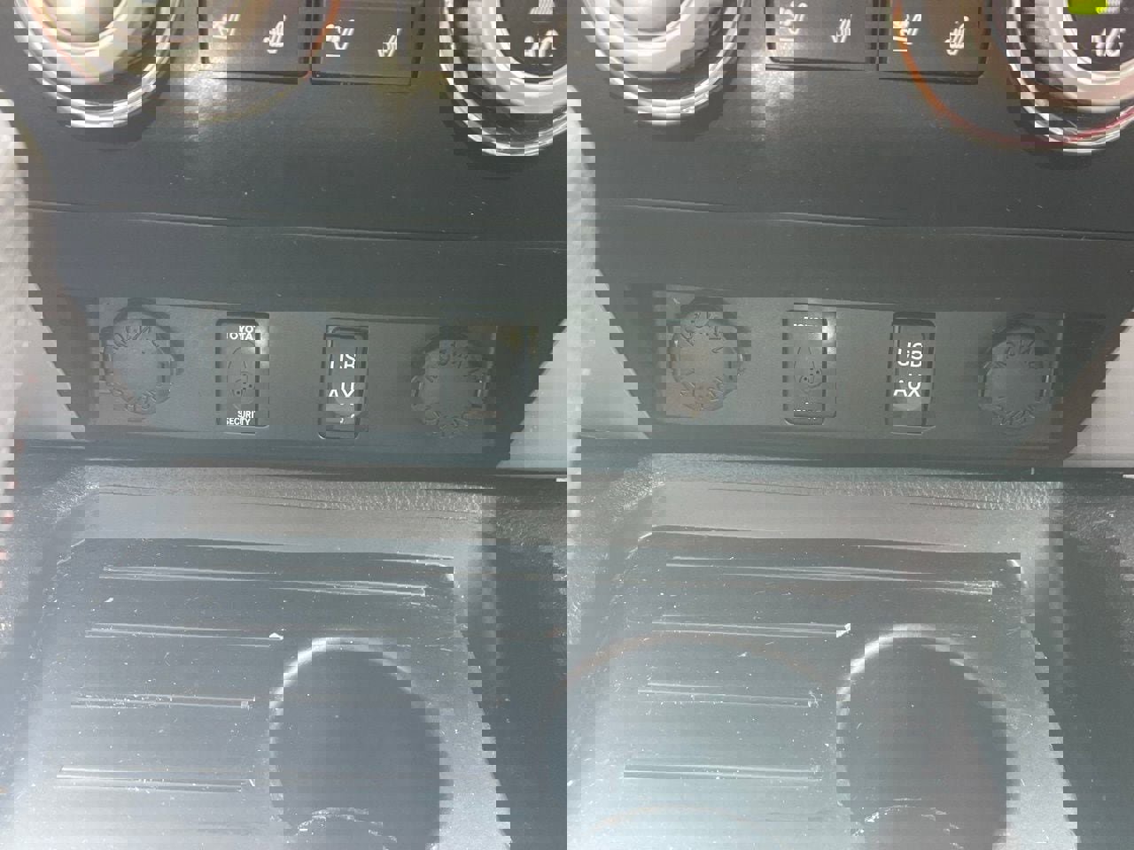 Used 2014 Toyota Tundra Platinum image 9