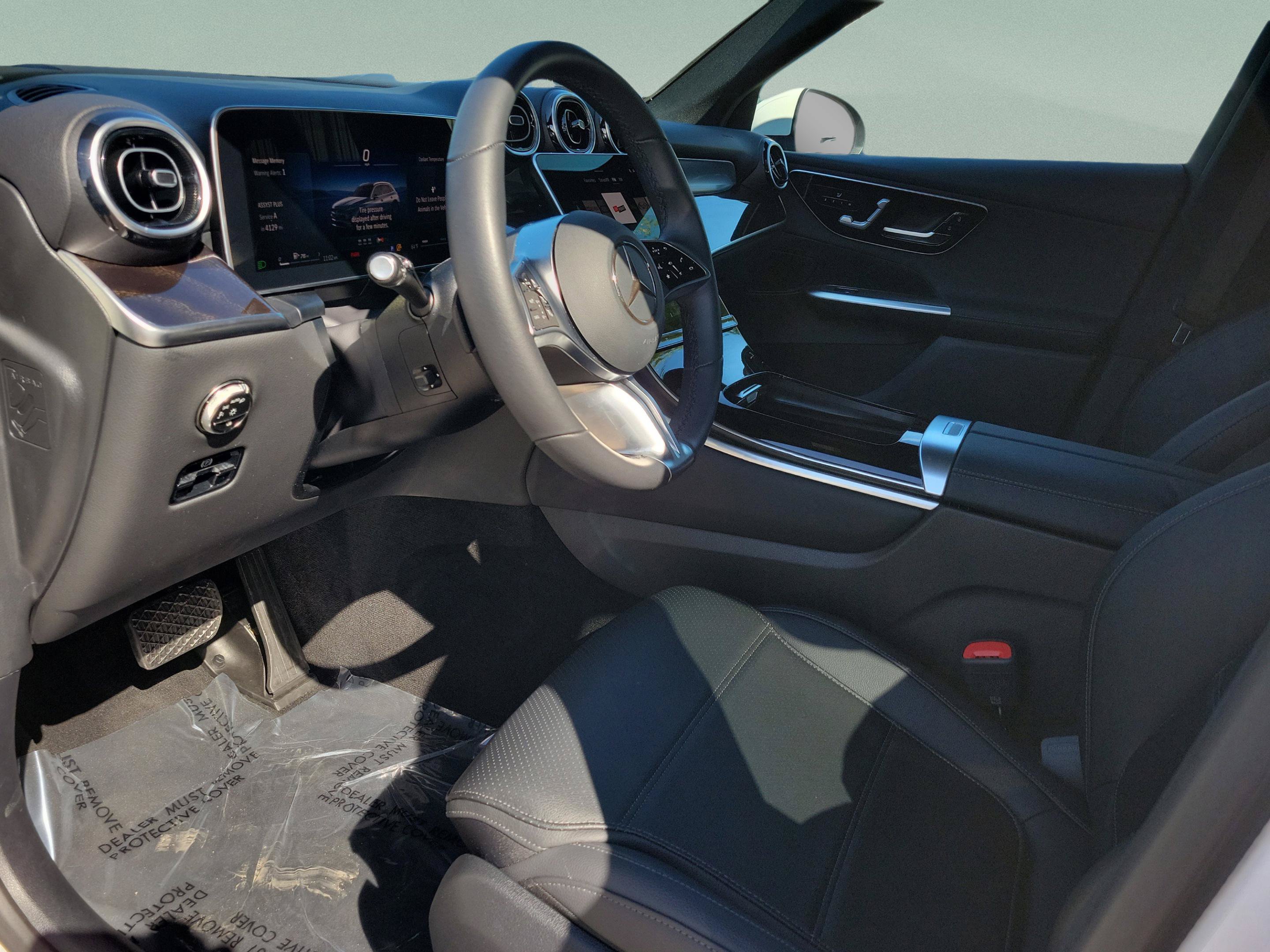 Used 2026 Mercedes-Benz GLC 300 4MATIC image 23