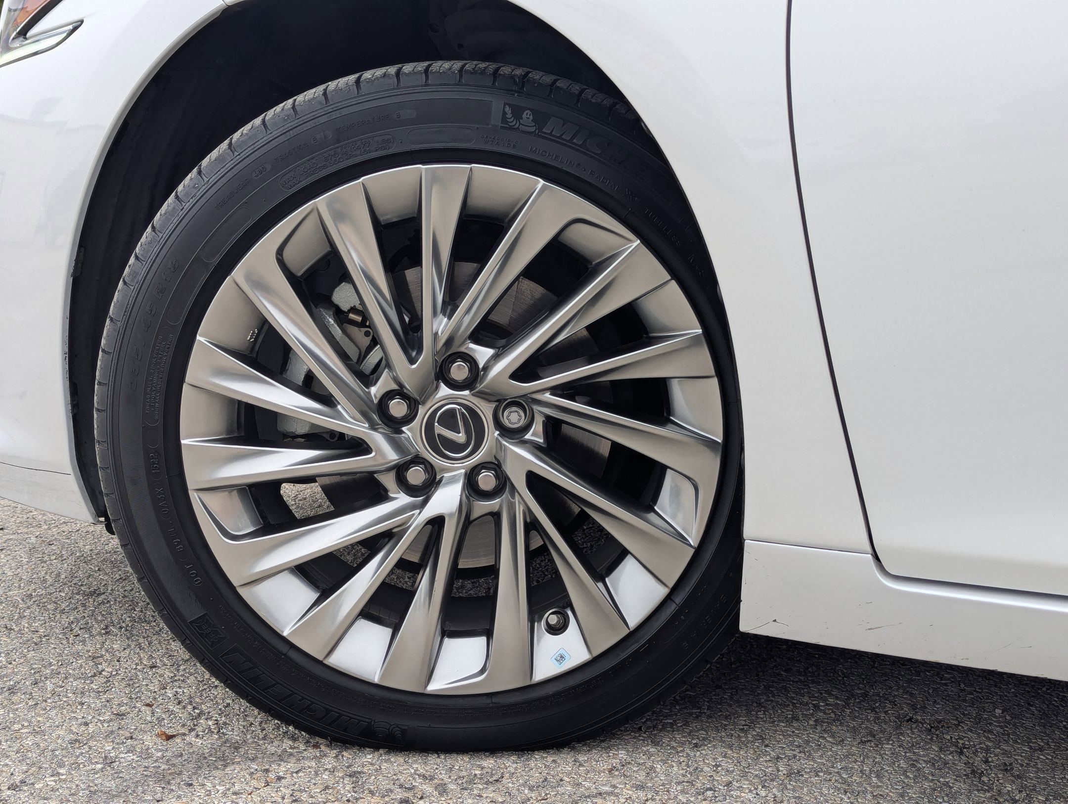 Used 2022 Lexus ES 300h Ultra Luxury image 31