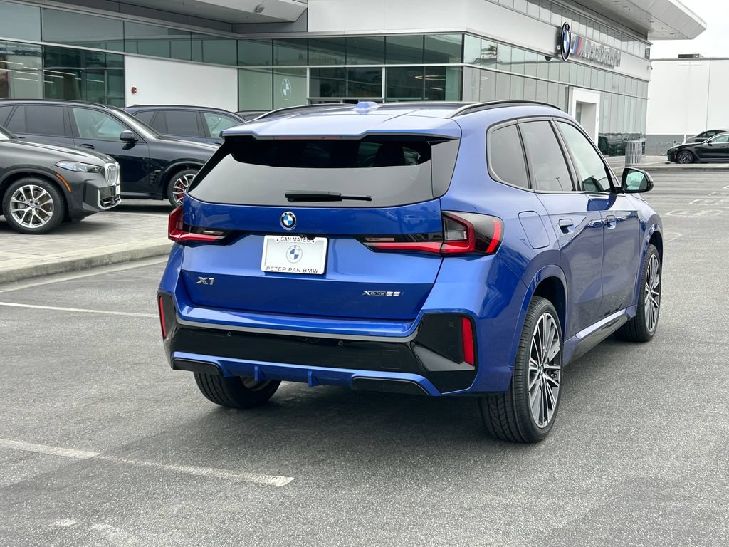 Used 2023 BMW X1 xDrive28i w/ M Sport Package AWD/4WD image 5