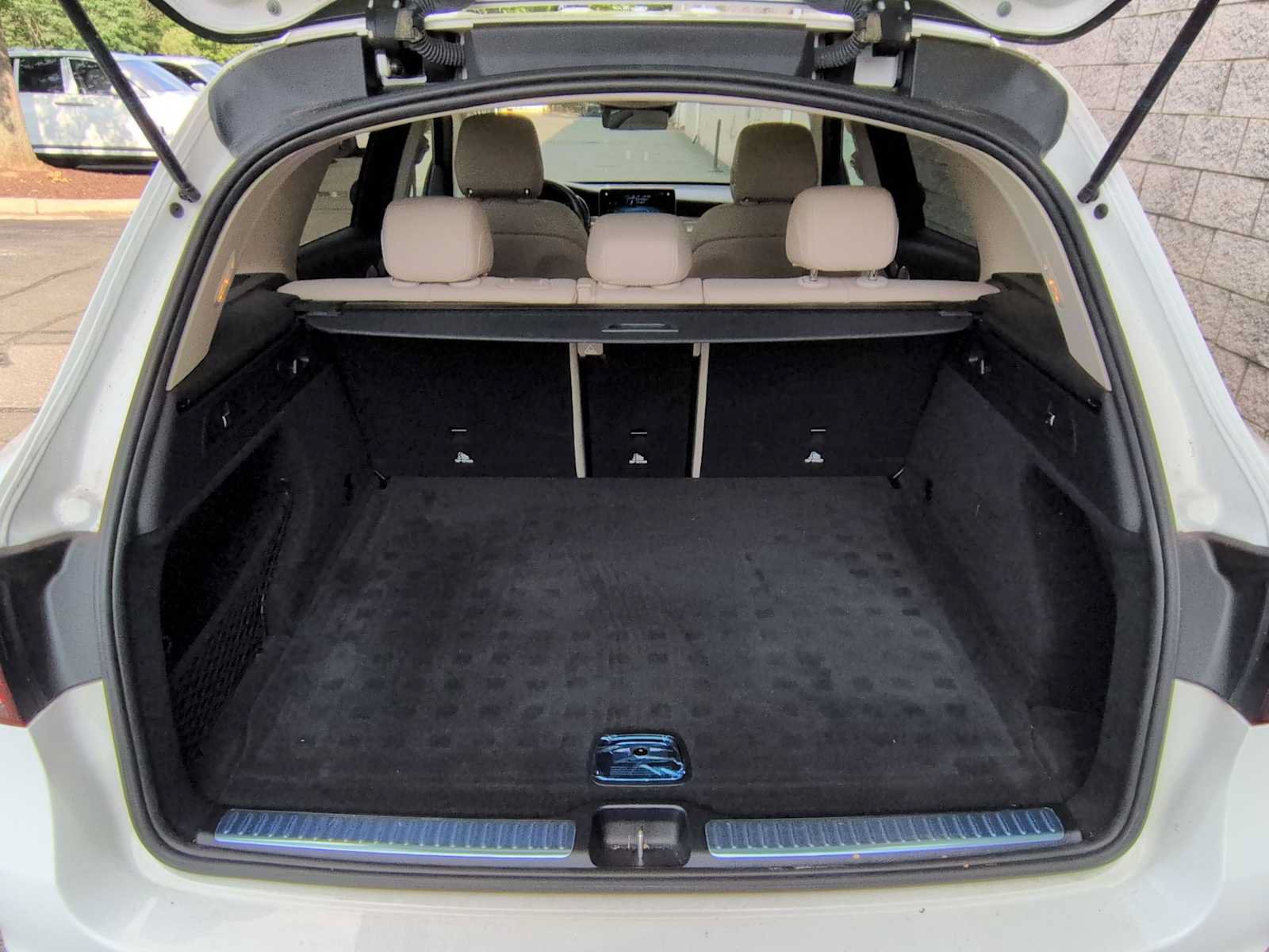 Used 2021 Mercedes-Benz GLC 300 4MATIC image 37