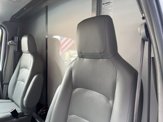 Used 2024 Ford E-450 and Econoline 450 Super Duty w/ Power Windows & Locks Group RWD image 18