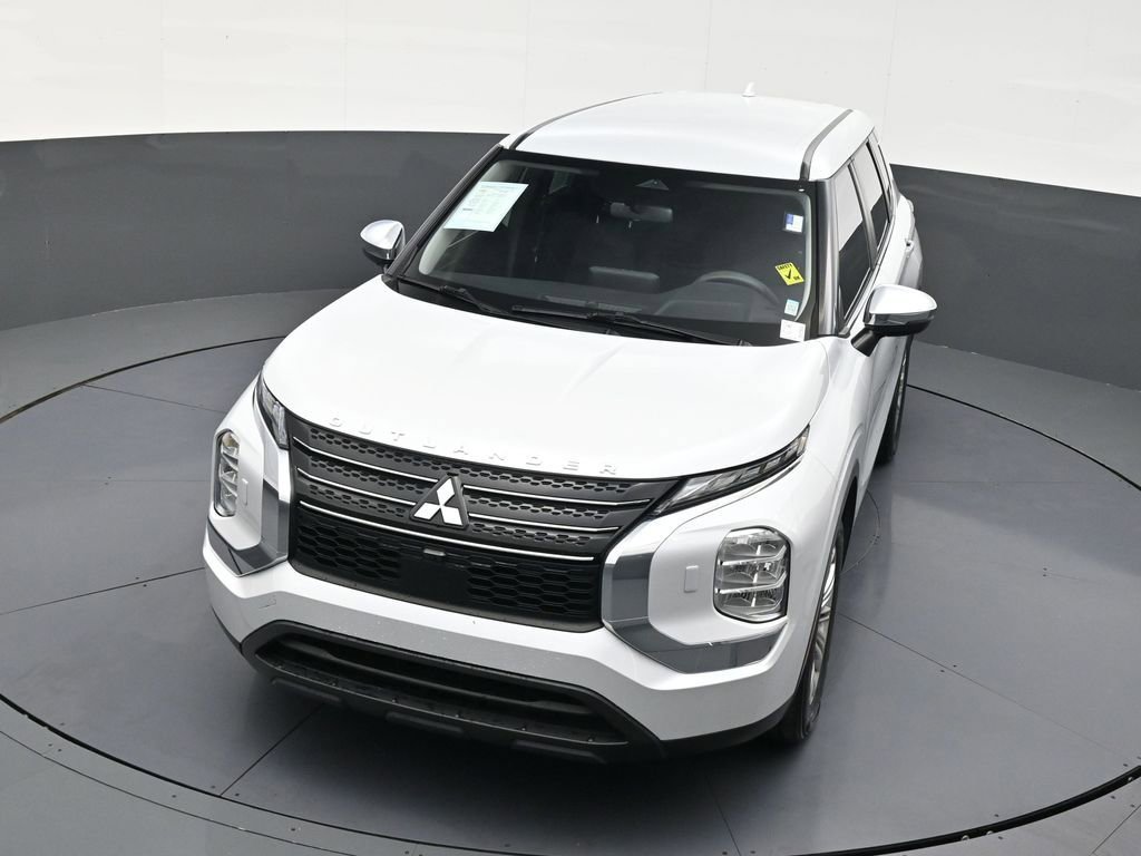 Used 2022 Mitsubishi Outlander ES image 19