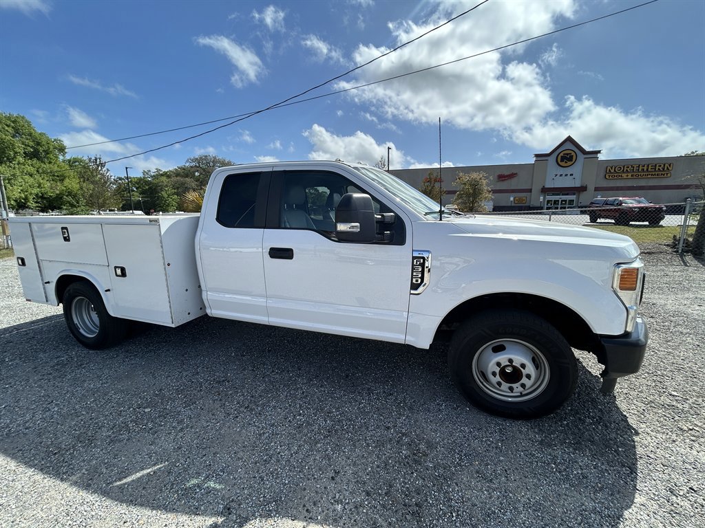 Used 2022 Ford F350 XL w/ Power Equipment Group RWD image 3